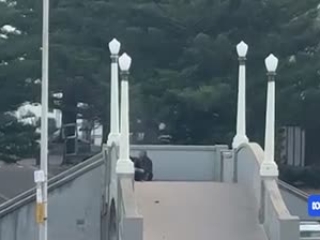 Final moments of the Bondi Beach terror attack