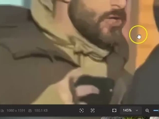 Alex Pretti glasses glitch?