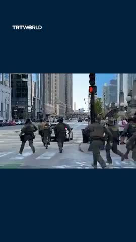 Food Delivery Rider Gets Away From ICE Agents