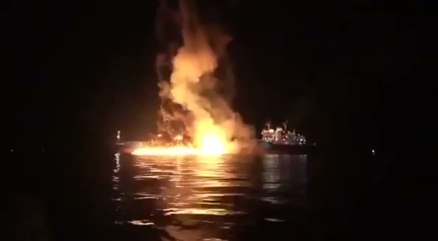 Iranian exposive boat strikes US-linked oil tanker