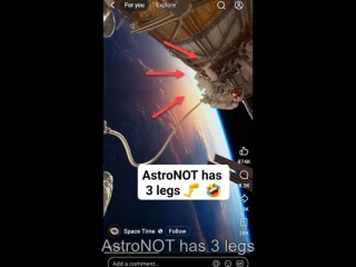 Astronot has 3 legs