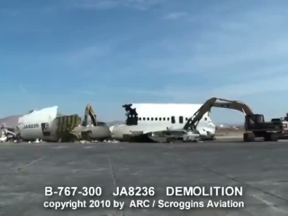 Impossible plane impacts, CGI nonsense
