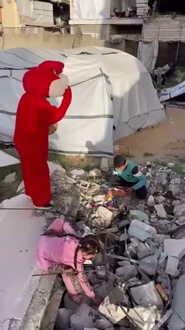 Rosie celebrates Easter amid the rotting corpses of Gaza